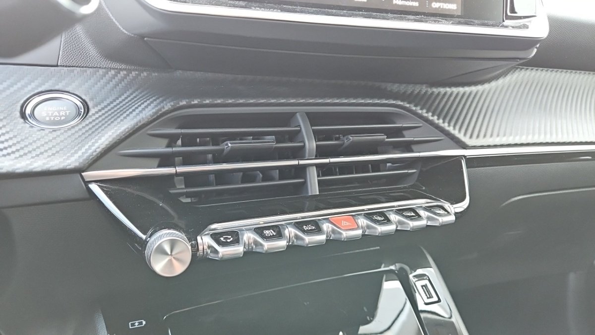 Peugeot 208 - Photo 27
