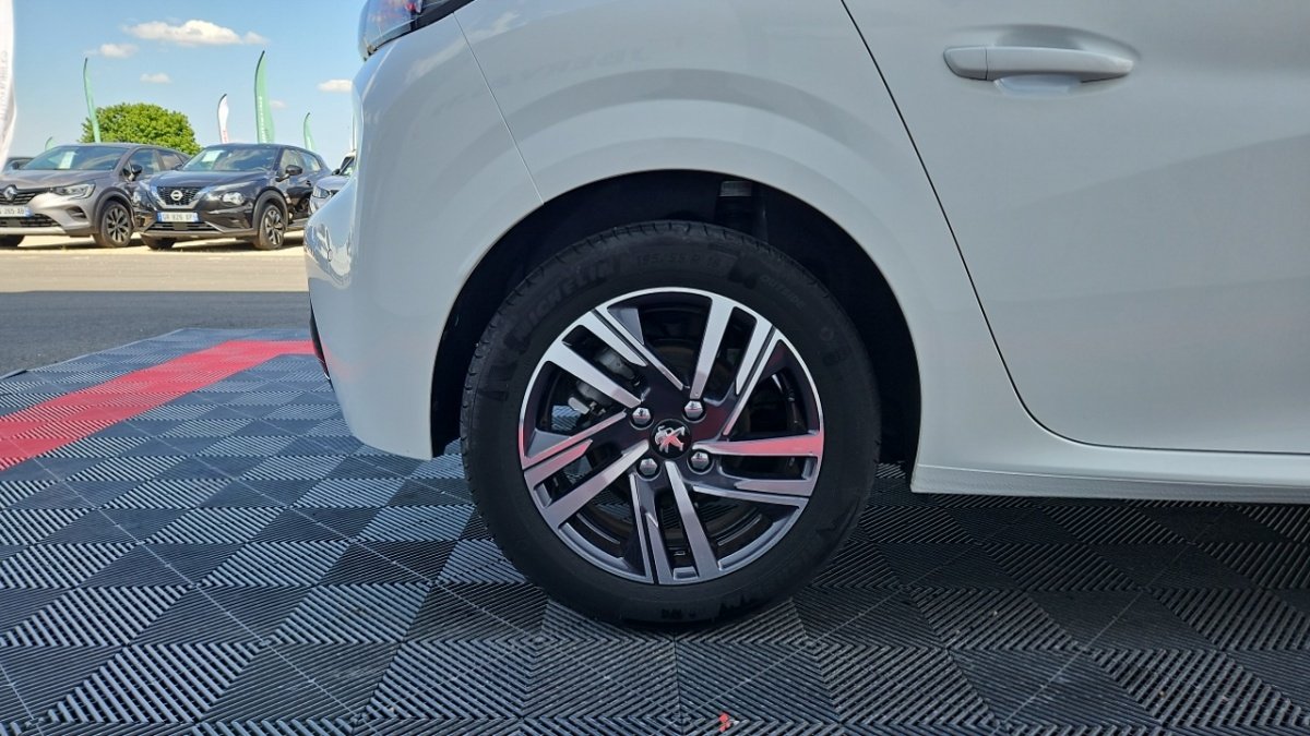 Peugeot 208 - Photo 8