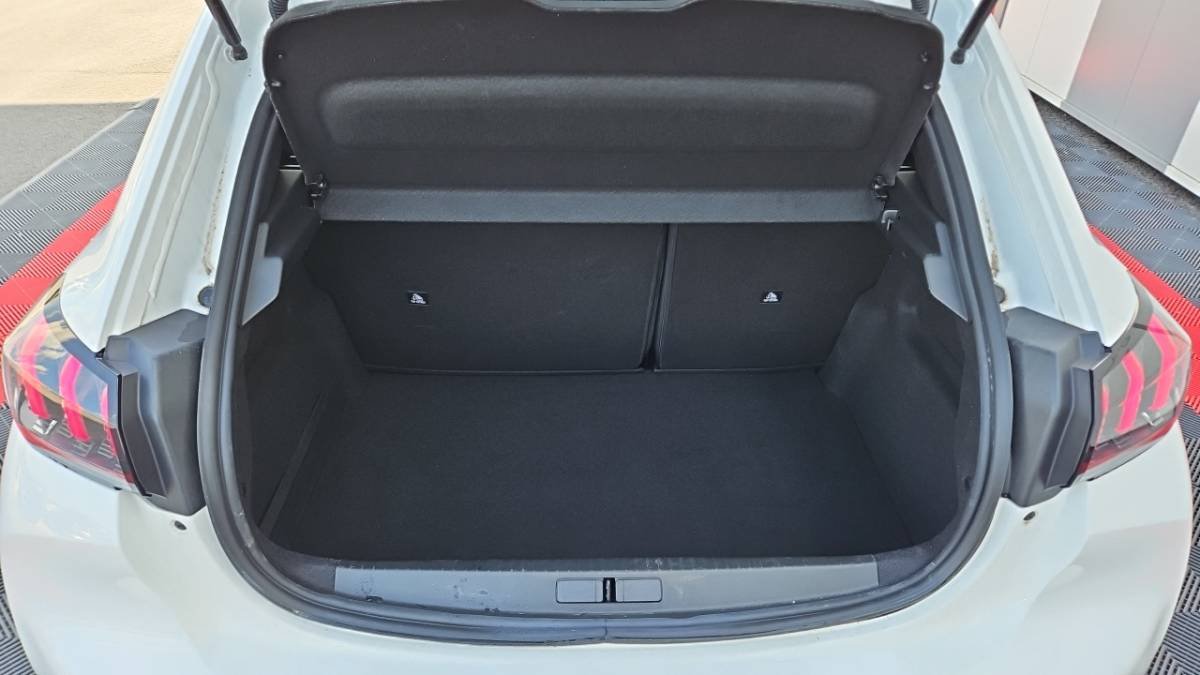 Peugeot 208 - Photo 9