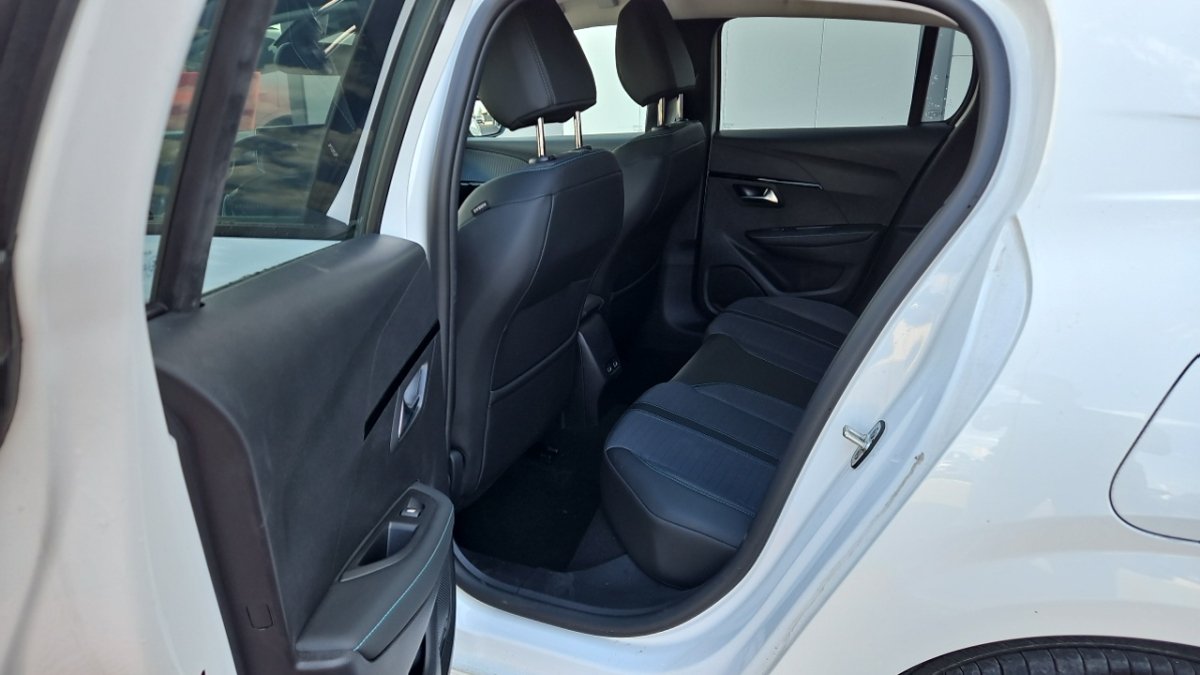 Peugeot 208 - Photo 10