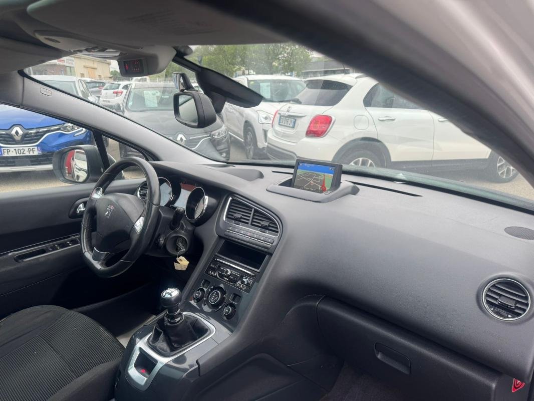 Peugeot 5008 - Photo 4