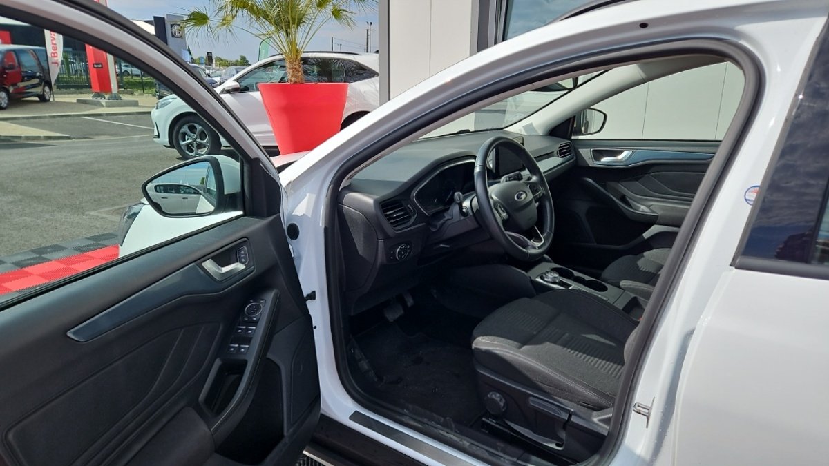 Ford Focus - Photo 12