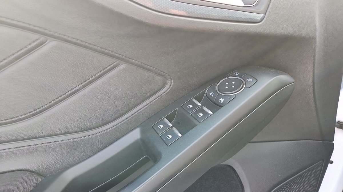 Ford Focus - Photo 24