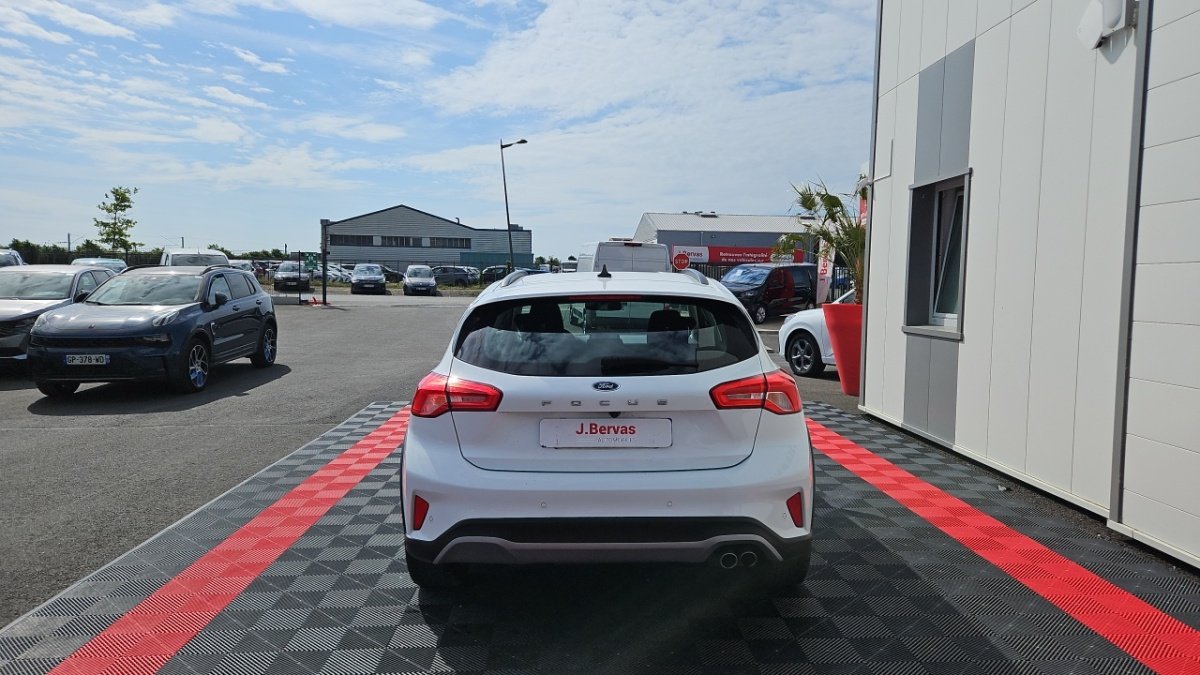 Ford Focus - Photo 4