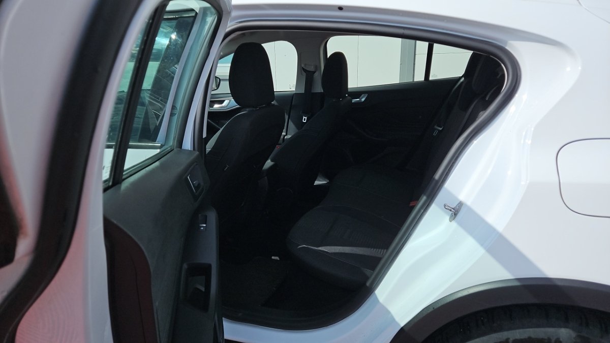 Ford Focus - Photo 10