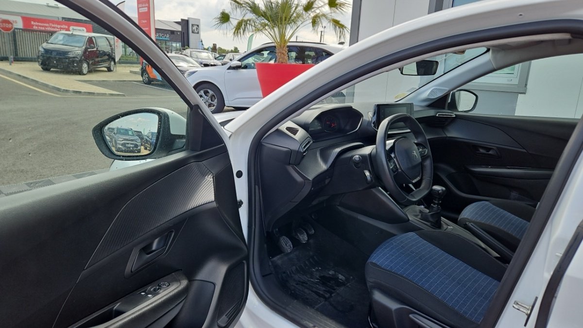 Peugeot 208 affaire - Photo 11