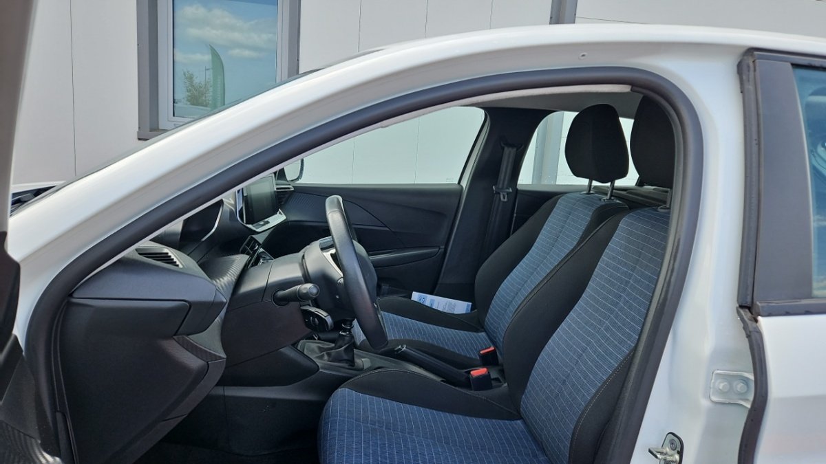 Peugeot 208 affaire - Photo 12