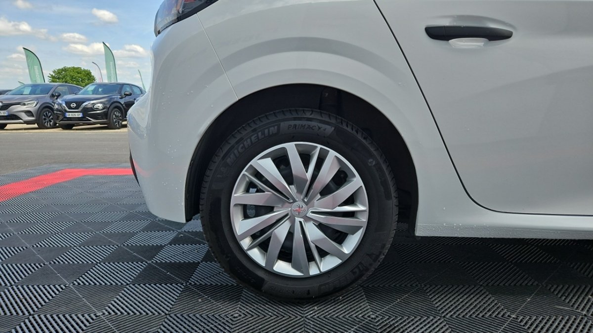 Peugeot 208 affaire - Photo 8