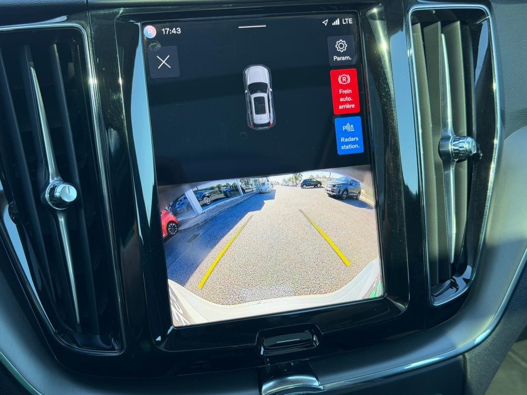 Volvo XC60 - Photo 18