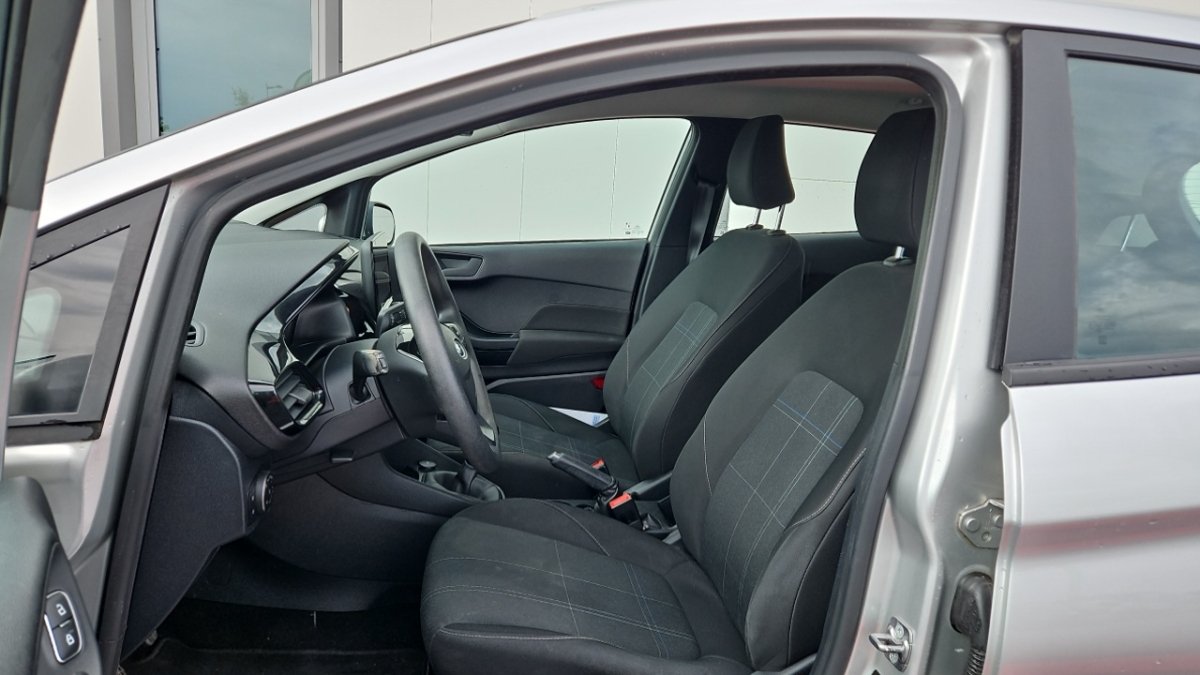 Ford Fiesta - Photo 13