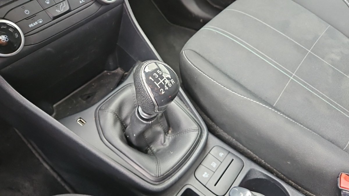 Ford Fiesta - Photo 25