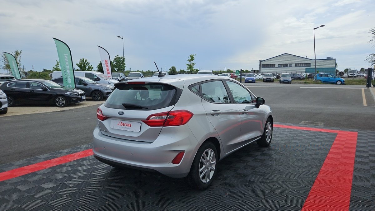 Ford Fiesta - Photo 5