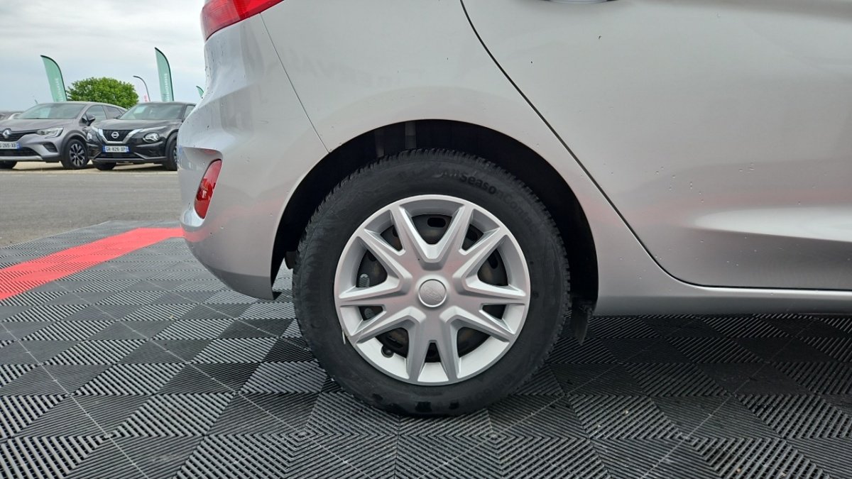 Ford Fiesta - Photo 8