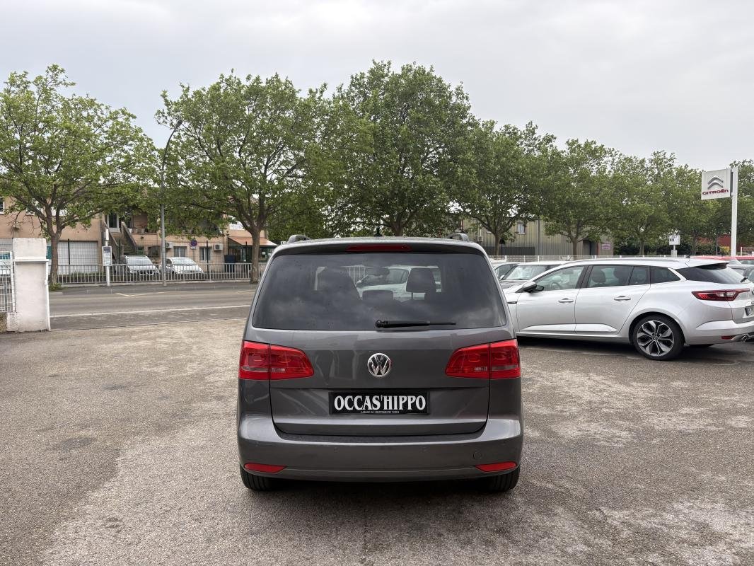 Volkswagen Touran - Photo 2