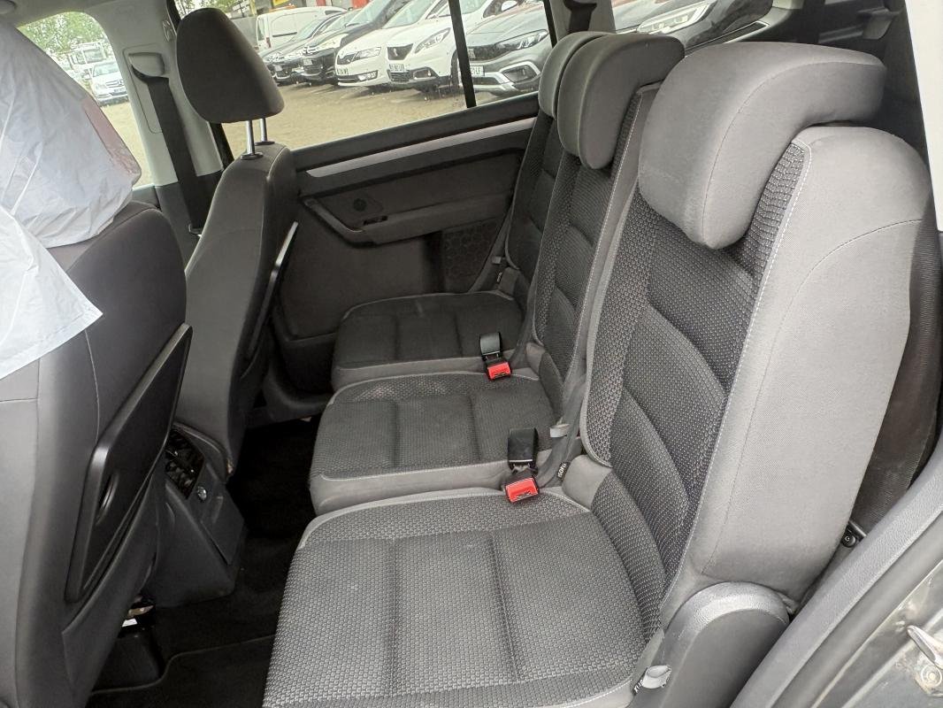 Volkswagen Touran - Photo 8