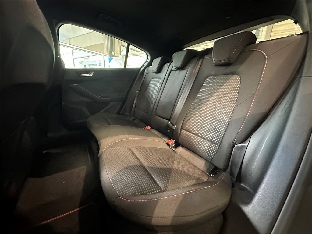 Ford Focus - Photo 11
