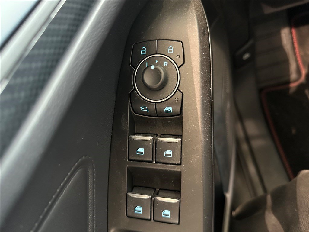 Ford Focus - Photo 13