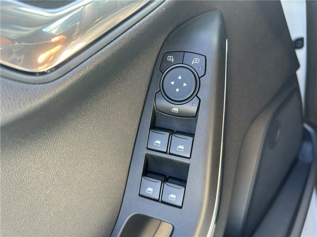 Ford Fiesta - Photo 12