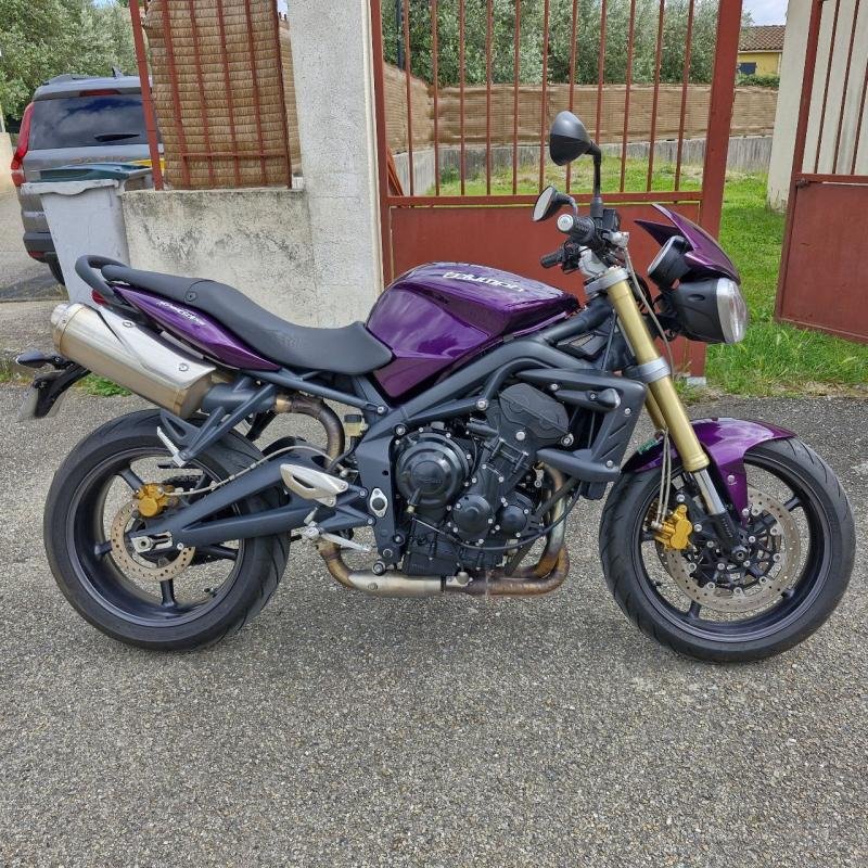 Triumph Street Triple - Photo 1