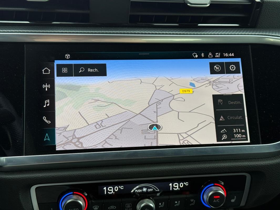 Audi Q3 - Photo 18