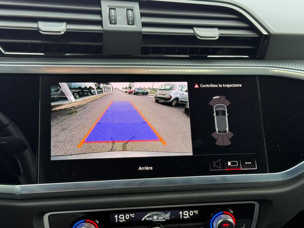 Audi Q3 - Photo 21