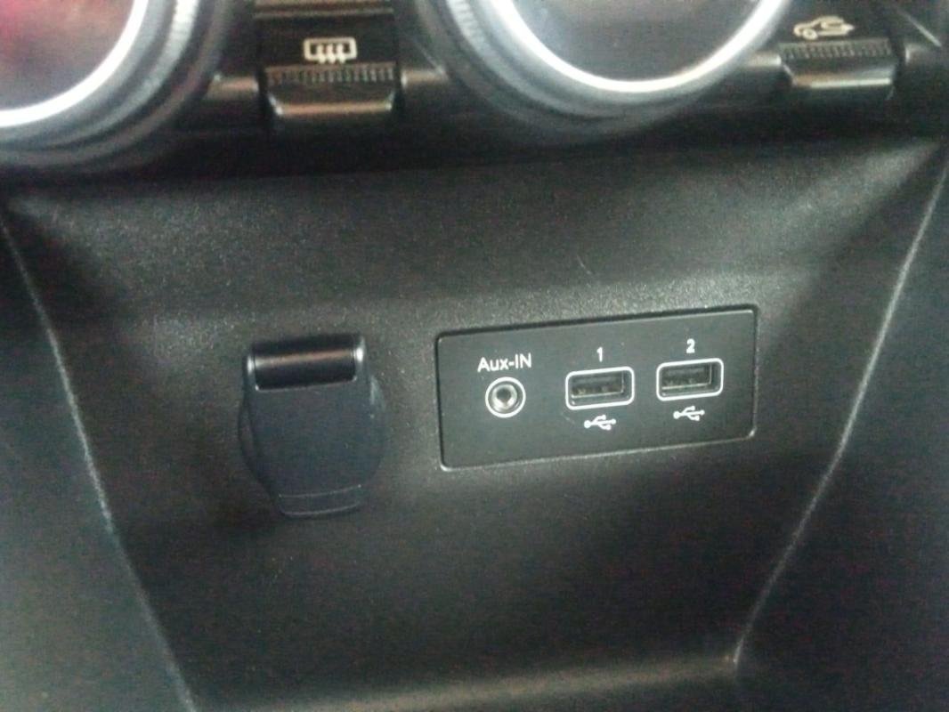 Renault Clio - Photo 24