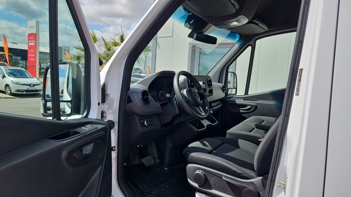 Mercedes Sprinter - Photo 13