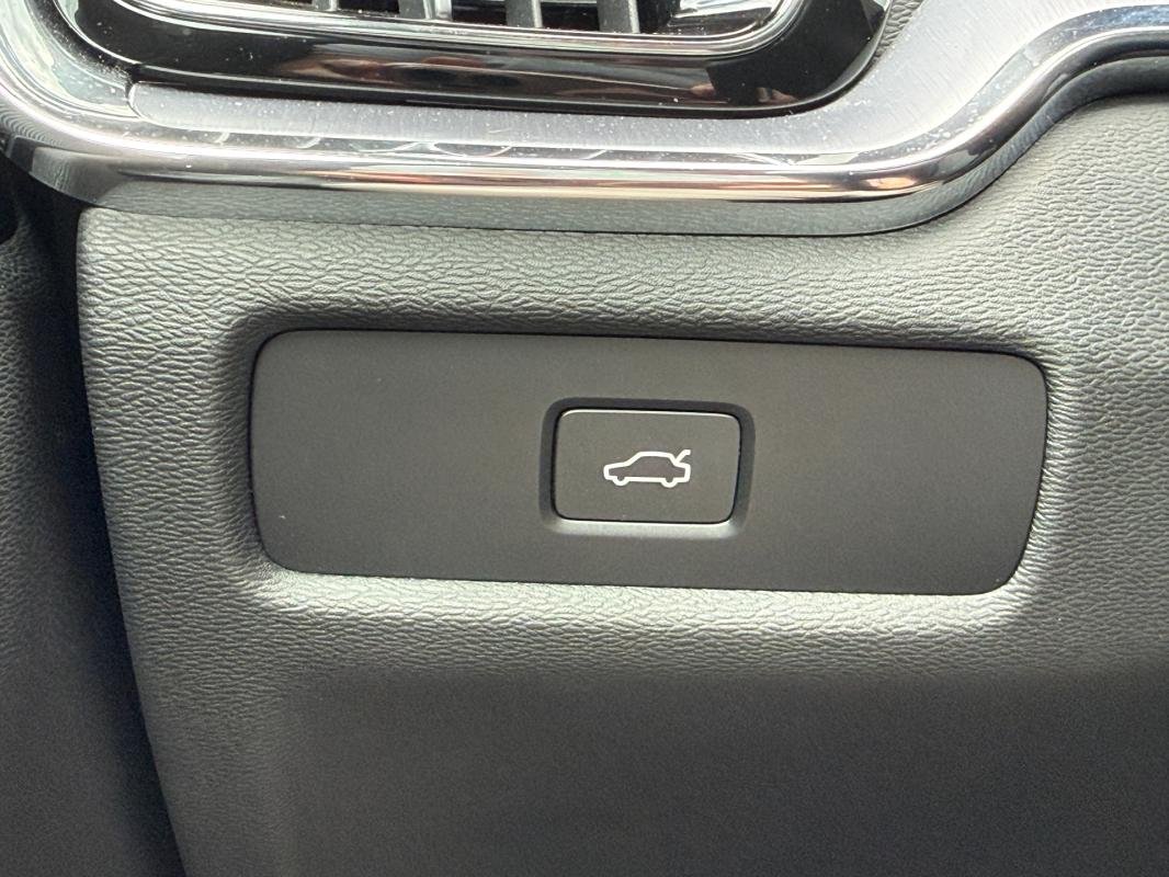 Volvo S60 - Photo 12