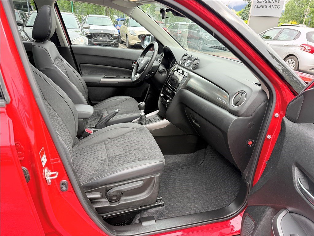 Suzuki Vitara - Photo 10
