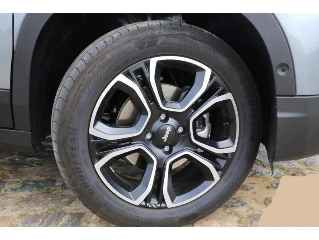 Jeep Avenger - Photo 2