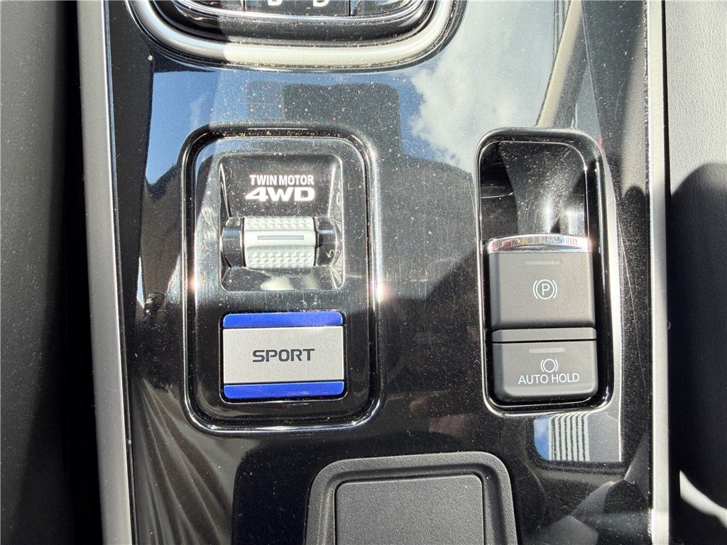Mitsubishi Outlander - Photo 17