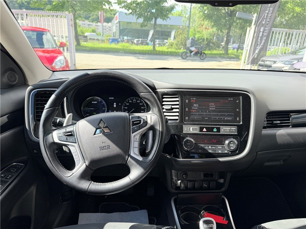 Mitsubishi Outlander - Photo 8