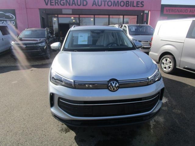Volkswagen Tiguan - Photo 2