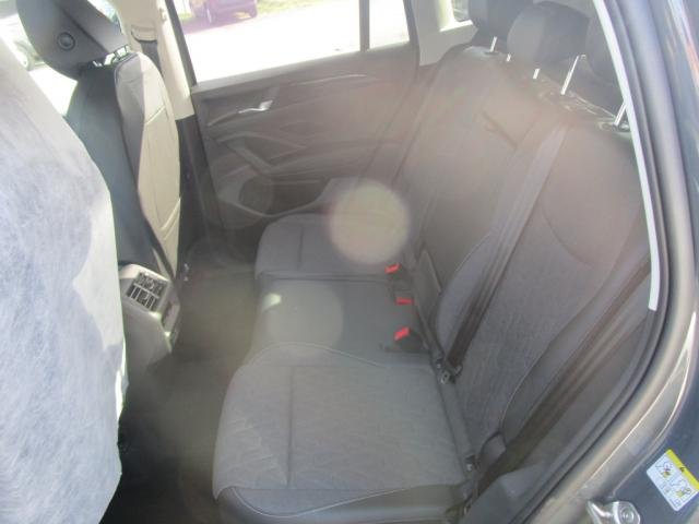 Volkswagen Tiguan - Photo 9