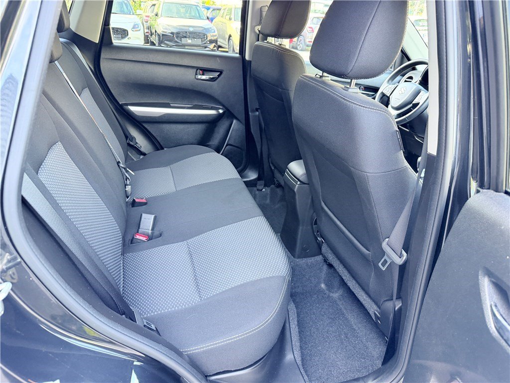 Suzuki Vitara - Photo 13